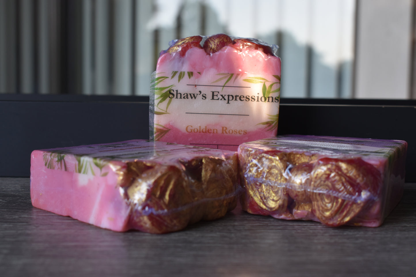 Golden roses (soap)